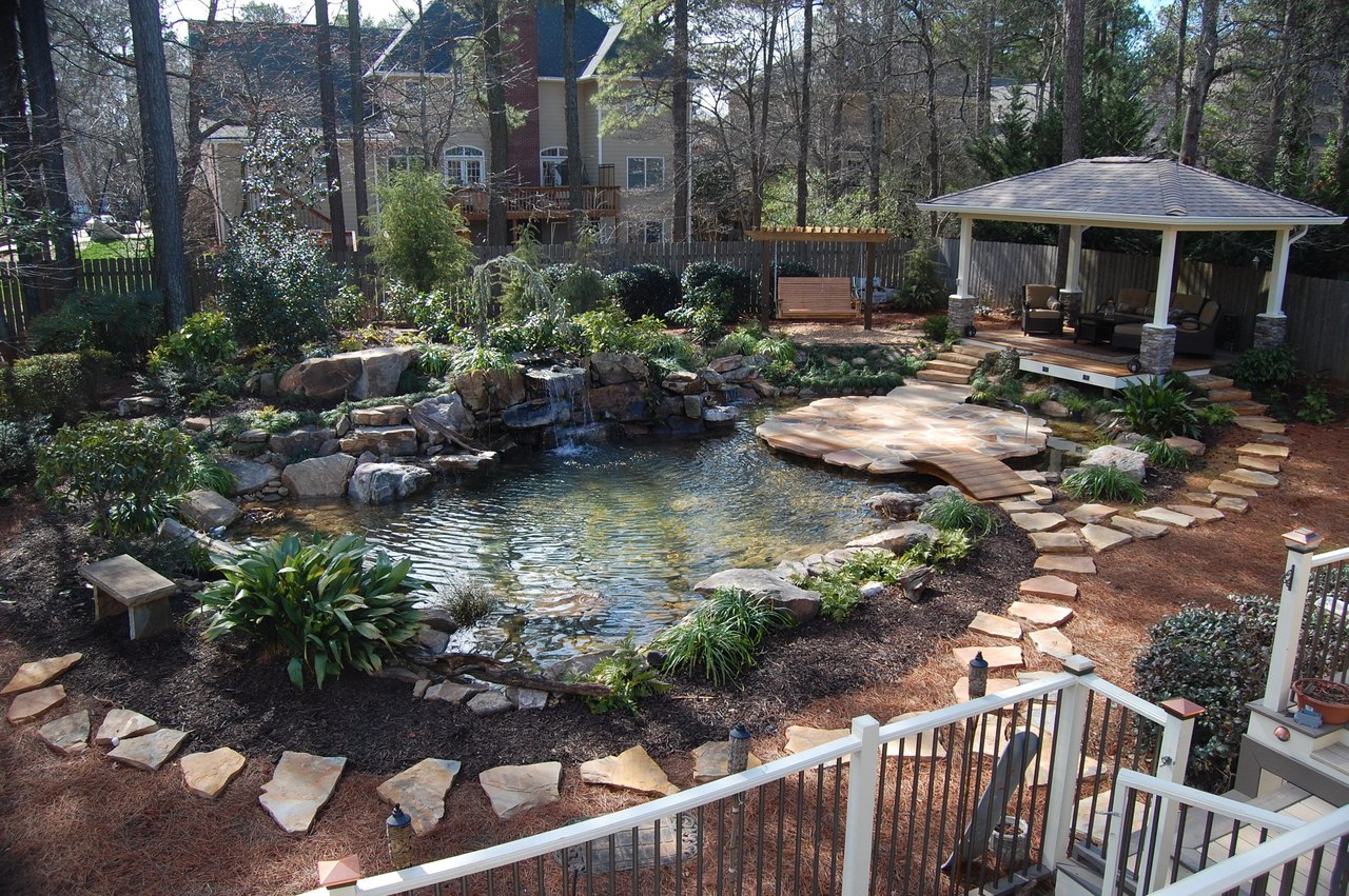 Оформление пруда на участке
